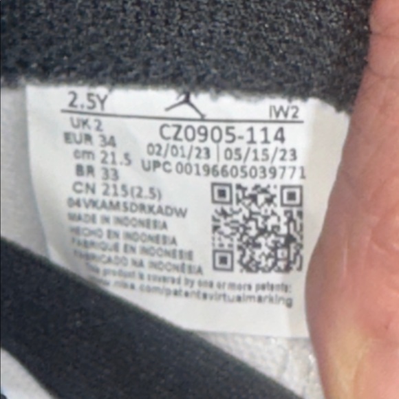 Jordan 11 CMFT University Blue Kids' Blue and White Athletic Shoes 2.5Y - Picture 6 of 8